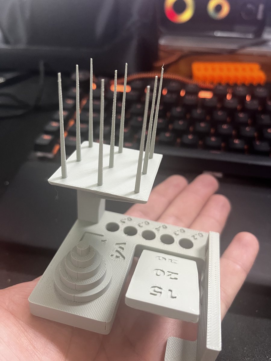 Pièce de test en PLA mat Creamstone AzureFilm, pointes de rétraction sans aucun fil
