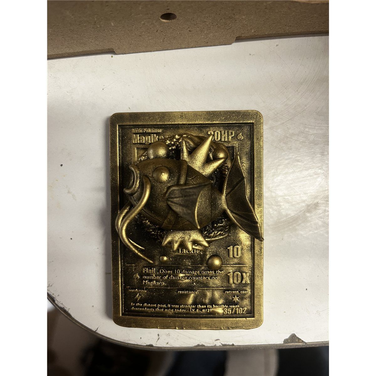 Magicarpe - carte en relief edition doree impression 3D, deco murale geek, cadeau gamer collection, photo 2